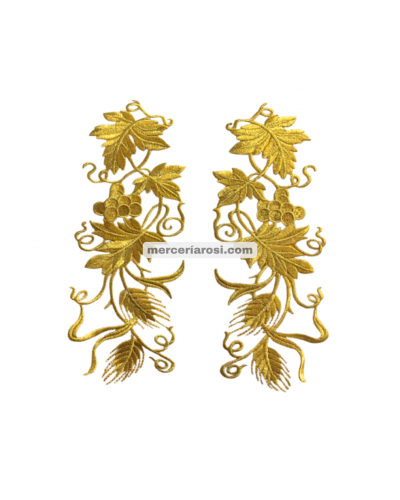 Aplicaciones eclesiásticas bordadas. (Par de 2 aplicaciones).